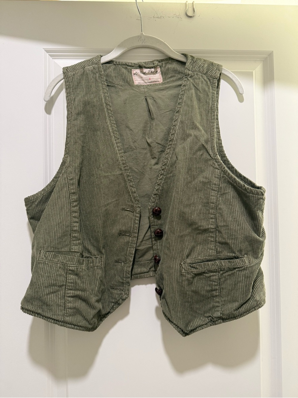 Charlie Cord Vest (Free People)
Dried Basil